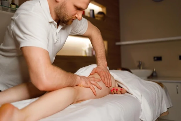 Spa atmosferinde masaj öncesi hazırlık düzeni